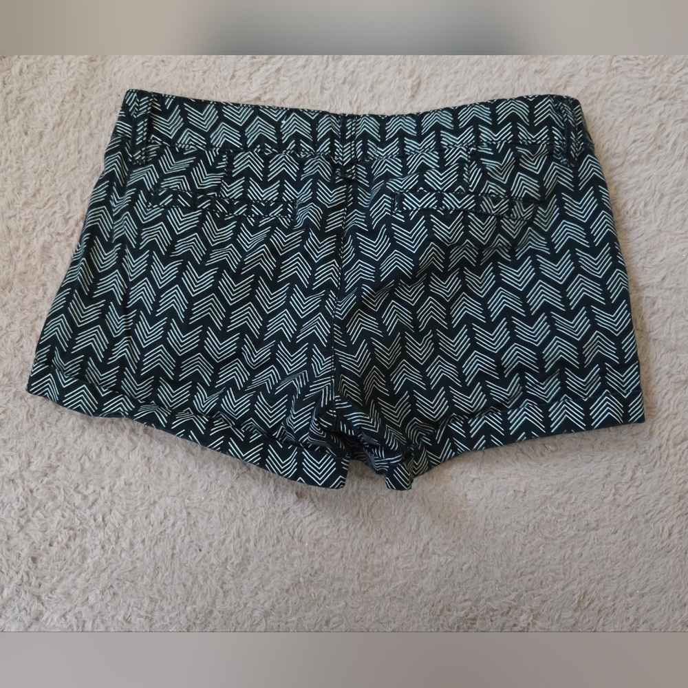 *3/$20 SO Women's Chevron Shorts - Black and White - Picture 3 of 3